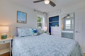 Cozy Narragansett Cottage w/ Dock & Outdoor Shower