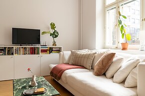 Tyylikäs kaksio Albertinkadulla