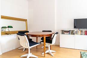 Tyylikäs kaksio Albertinkadulla