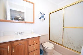 Harbour Island 45g 2 Bedroom Townhouse by RedAwning