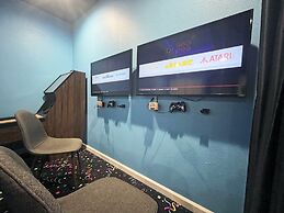 Under The Sea Villa 5 Bedroom Villa by RedAwning