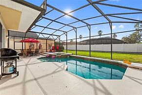 Henley Haven 6 Bedroom Villa by RedAwning