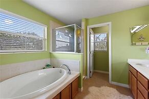 Henley Haven 6 Bedroom Villa by RedAwning