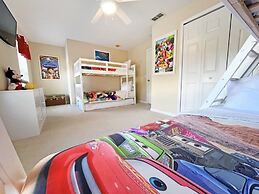 Henley Haven 6 Bedroom Villa by RedAwning