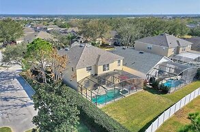 Henley Haven 6 Bedroom Villa by RedAwning