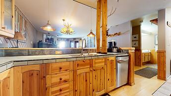 Aspen Creek #227 1 Bedroom Condo by RedAwning