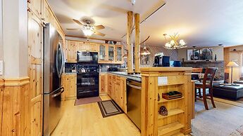 Aspen Creek #227 1 Bedroom Condo by RedAwning