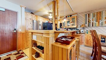 Aspen Creek #227 1 Bedroom Condo by RedAwning