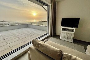 Breathtaking Ocean Front Studio in Povoa de Varzim