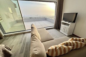 Breathtaking Ocean Front Studio in Povoa de Varzim