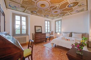 Casa Mirica