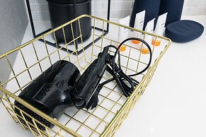 Apartment With Parking by Renters