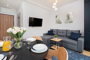 Apartment With Parking by Renters