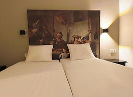 HOTELUX Amsterdam Airport Hotel