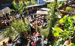 Manhattan Pad by condokeeper