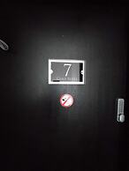 Black Ocean Holiday Apartments