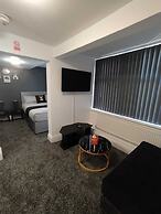 Black Ocean Holiday Apartments