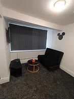 Black Ocean Holiday Apartments