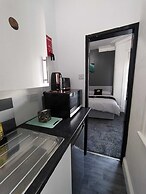 Black Ocean Holiday Apartments