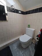 Black Ocean Holiday Apartments