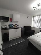 Black Ocean Holiday Apartments