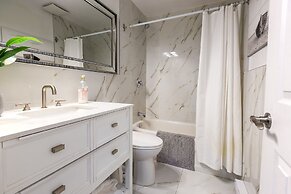 Lovely Condo near Dtown Montreal- 4404