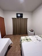 Hotel Paraiso - Fácil acesso as faculdades e FarmShow