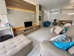 3 quartos a 2 quadras da Praia