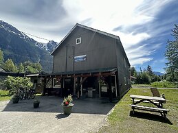 Stewart Mountain Lodge