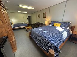 Stewart Mountain Lodge