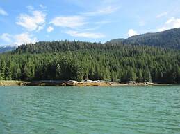 Stewart Mountain Lodge