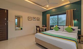 Treebo Tulip Comfort