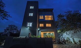 Treebo Tulip Comfort