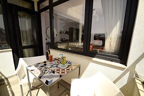 Superb Flat with Calm Balcony - REYHAN