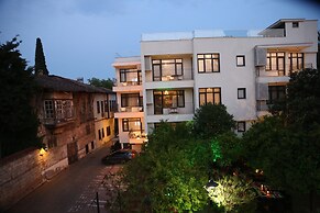 Superb Flat with Calm Balcony - REYHAN