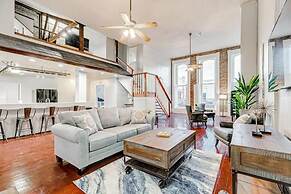 Galveston Historic Strand Loft 201