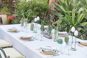 Villa Barkley -luxury Estate With Villa Cottages With a Pool