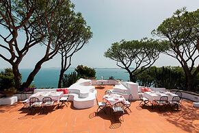 Villa Barkley -luxury Estate With Villa Cottages With a Pool