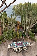 Villa Barkley -luxury Estate With Villa Cottages With a Pool