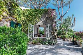 Villa Barkley -luxury Estate With Villa Cottages With a Pool