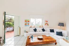 Villa Barkley -luxury Estate With Villa Cottages With a Pool