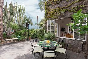 Villa Barkley -luxury Estate With Villa Cottages With a Pool