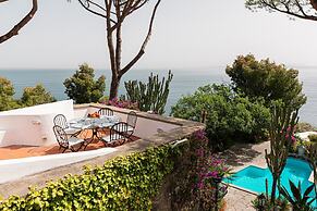 Villa Barkley -luxury Estate With Villa Cottages With a Pool