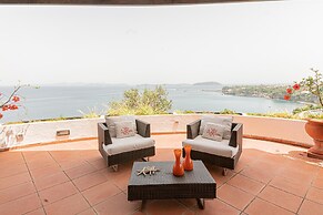 Villa Barkley -luxury Estate With Villa Cottages With a Pool