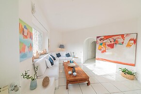 Villa Barkley -luxury Estate With Villa Cottages With a Pool