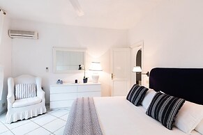 Villa Barkley -luxury Estate With Villa Cottages With a Pool