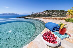 Rodon Luxury Villas Aura