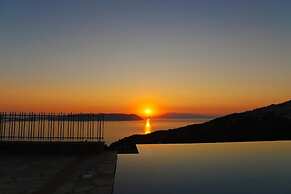 Rodon Luxury Villas Eos