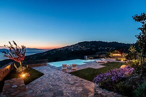 Rodon Luxury Villas Eos