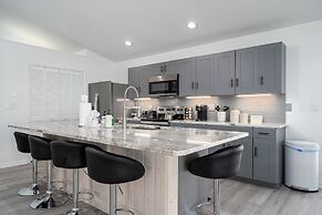 295 Ostego Dr - Gorgeous Bay Front Home 4 Bedroom Home by RedAwning